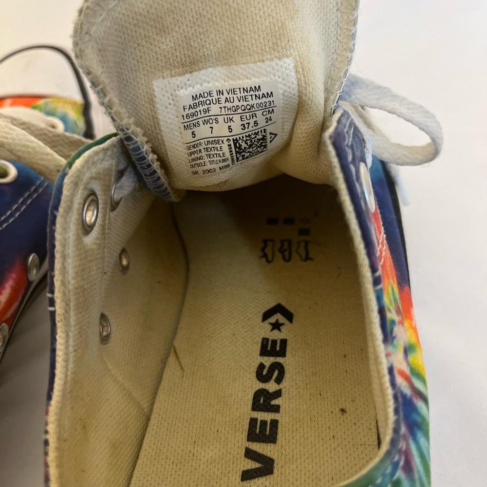Tie dye converse size 7 - Picture 6 of 6